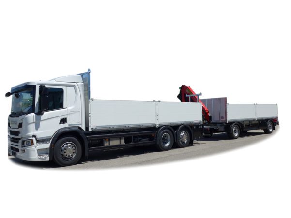 LKW-Zug mit Pritschenaufbau und Ladekran