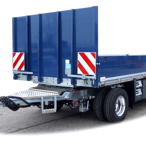 Pritschenaufbau mit Anlegerampen und Containerverriegelungen
